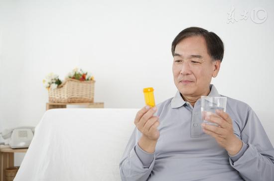 如何用一个月治好<a href='http://health.sina.com.cn/disease/ku/01087/' target='_blank'>白发</a>