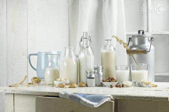 Milk or soya-bean milk, which is more healthy?