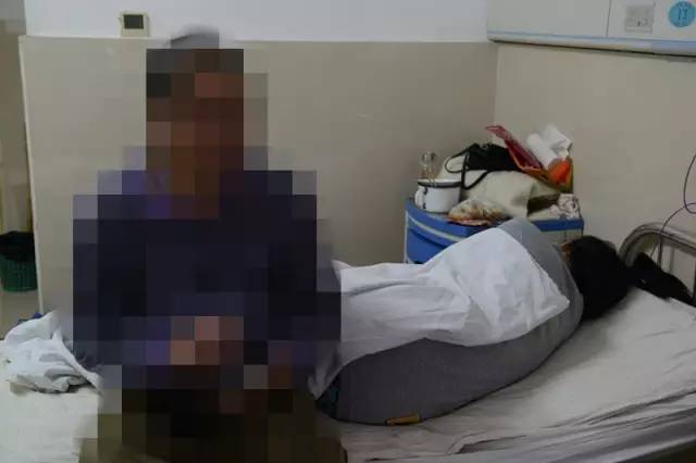 小惠的父亲在采访过程中一直哽咽