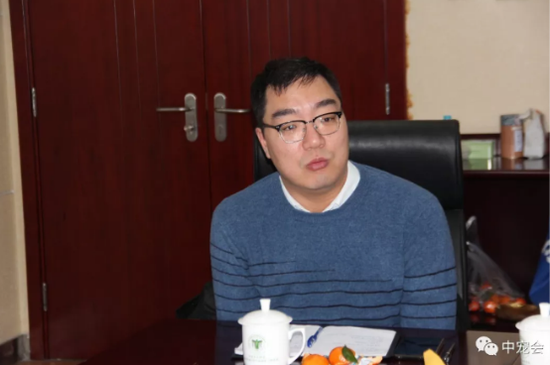 荣毅集团董事长_鸿星尔克董事长(3)
