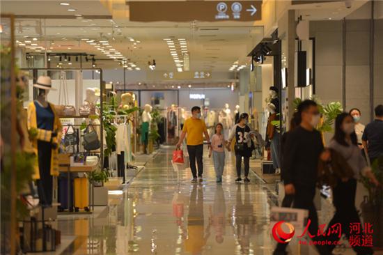 夜经济■石家庄夜经济盛大开启 710家门店延时服务 重点打造12条品牌示范商业街区