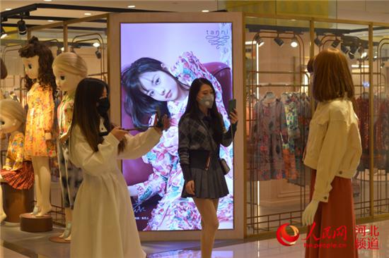 夜经济■石家庄夜经济盛大开启 710家门店延时服务 重点打造12条品牌示范商业街区