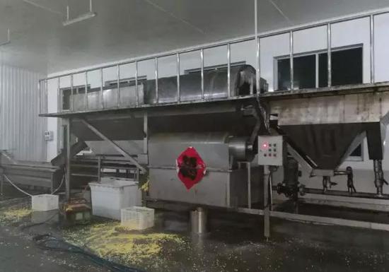 新县人口查询_新县红旗飘飘(3)