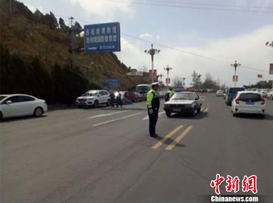 图为河北警方在路面执法。警方供图