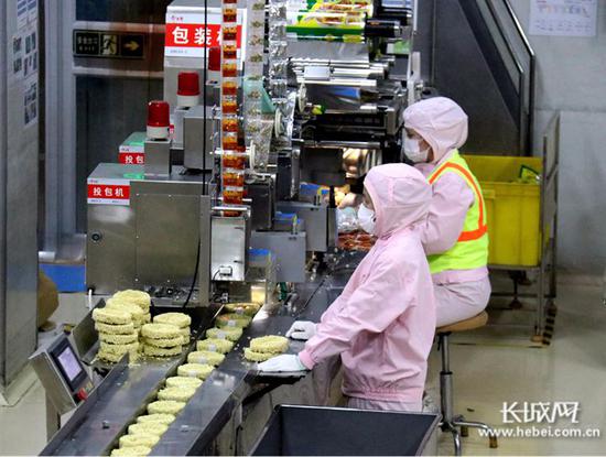 防疫不误生产,今麦郎日产20多万箱方便面保市场供应