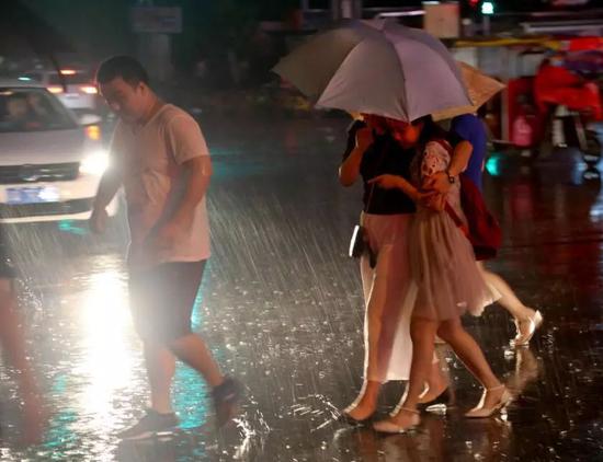 河北今夜9地有雨