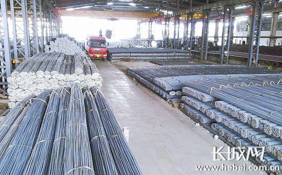 河北省上半年钢铁出口量减价涨。资料片