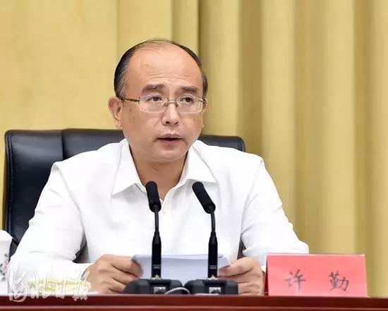 9月13日,我省召开全省秋冬季大气污染综合治理攻坚行动电视电话会议。省长许勤出席并讲话。 河北日报客户端记者孟宇光摄