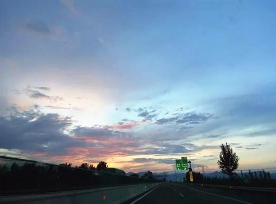 夕照相映红(苗丹丹)
