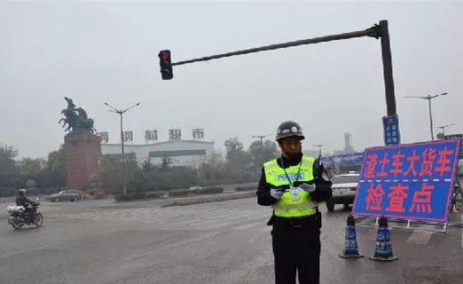 强化交通领域污染治理