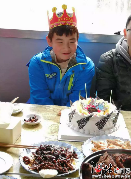 刘铂阳生日时拍摄的照片。