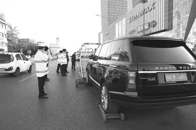 交警在执法 警方供图
