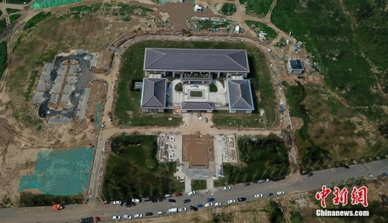 7月15日,航拍雄安新区承接北京非首都功能疏解服务中心建设现场。(无人机照片) 中新社记者 韩冰 摄