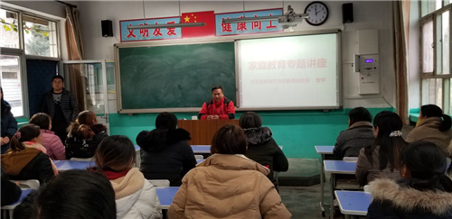 驻村工作队开展家庭教育讲座 供图/河北省教育厅驻保定市涞源县南马庄村工作队