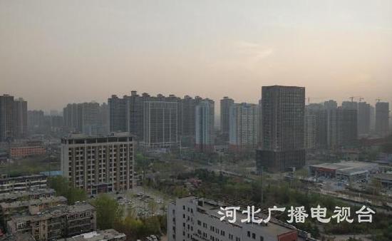 这是今晨6时的石家庄。(逸兴 摄)