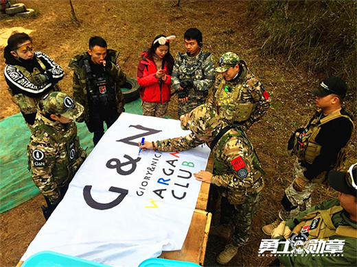 赛后,GN竞技FOP战队指导员孙伟程接受了采访: