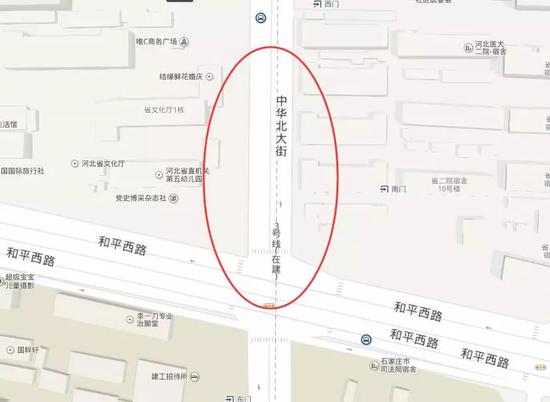 中华大街与和平路交叉口北口雨污水井施工