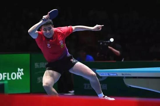 唐山籍乒乓球运动员站上世界冠军领奖台