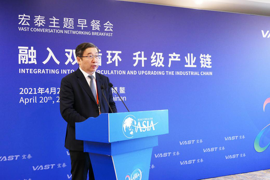 配图:河北省商务厅党组书记、厅长张锋致辞