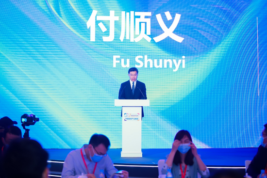 (固安县委副书记、县长付顺义在发布会上致辞)