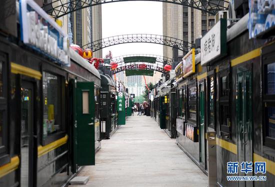 综合体|变废为宝 绿皮火车变身商业综合体