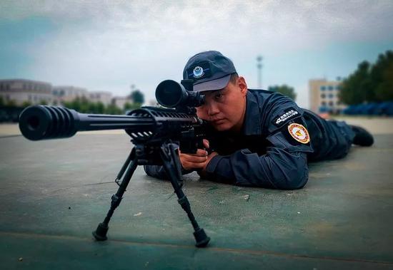 河北省公安机关国庆70周年安保誓师大会暨特巡警实战大练兵启动仪式在石家庄举行。
