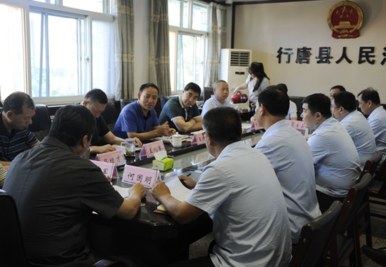 司法巡查组组长王绍波宣布巡查内容、程序