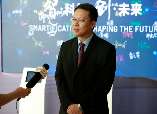 CCTV记者采访领创激光董事长陈智宏