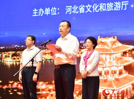 唐山市人民政府副市长李贵富。