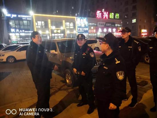 案发当天公安求助调度、开展地毯式征采