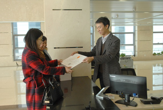 秦皇岛开发区颁发首张 食品经营许可证