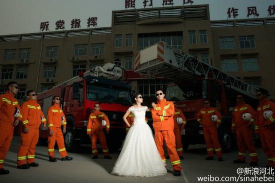 部队婚纱照_婚纱照风格(2)
