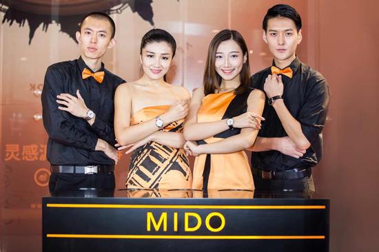模特展示全新贝伦赛丽硅游丝长动能系列腕表