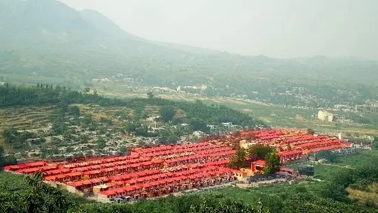 前南峪村。