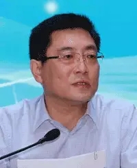 姜 阳。