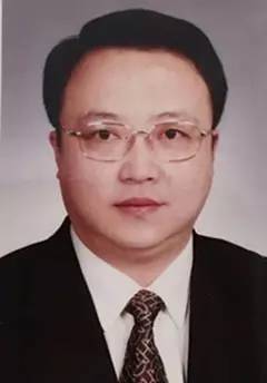 税 勇