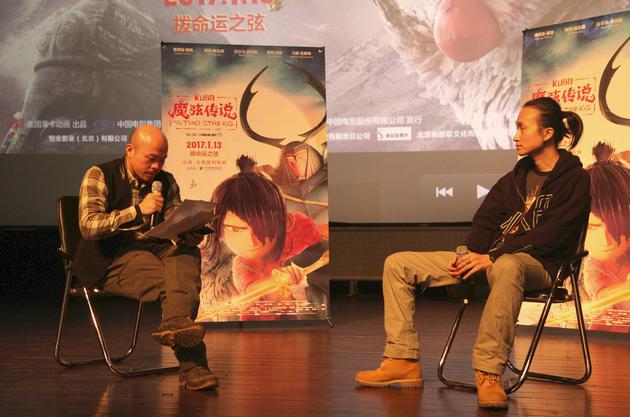 徐宁接受现场学生提问