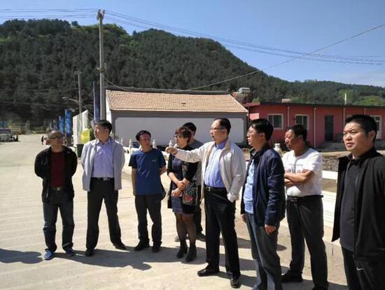 兴隆县委书记薛青松在观星小镇项目现场作重要指示