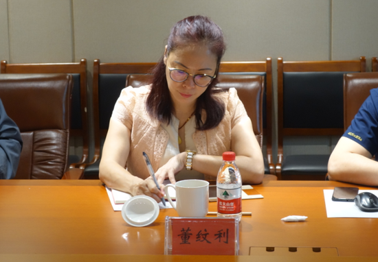 河北省纺织纤维检验协会执行会长董纹利做了发言。
