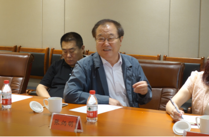 河北省纺织纤维检验协会会长张炳明在会上做了发言。