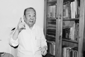 邢燕被称为石家庄的“活字典”。