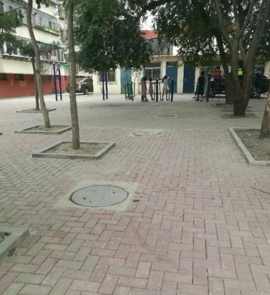 铺就一新的路面