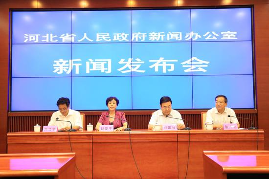 2017年上半年人社惠民政策推进情况新闻发布会现场