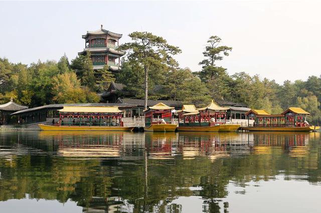 秋染避暑山庄