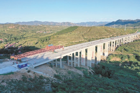 建设中的延崇高速公路赤城支线。 马效东摄