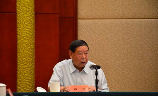 郑一民介绍图书的编纂出版过程