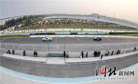 10月13日,2018京津冀赛车节暨秦皇岛GT嘉年华在秦皇岛首钢赛车谷钢铁赛道开幕。图为钢铁赛道。曹建雄摄
