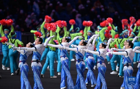 2月4日晚，第二十四届冬季奥林匹克运动会开幕式在北京国家体育场举行。图为开幕式前的表演。新华社记者李尕摄