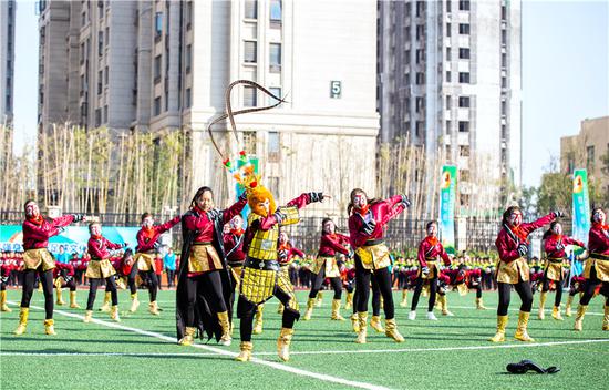 河南省校园足球特色学校现场会在郑州举行