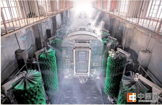 火車干干凈凈就是她們最美的“作品”